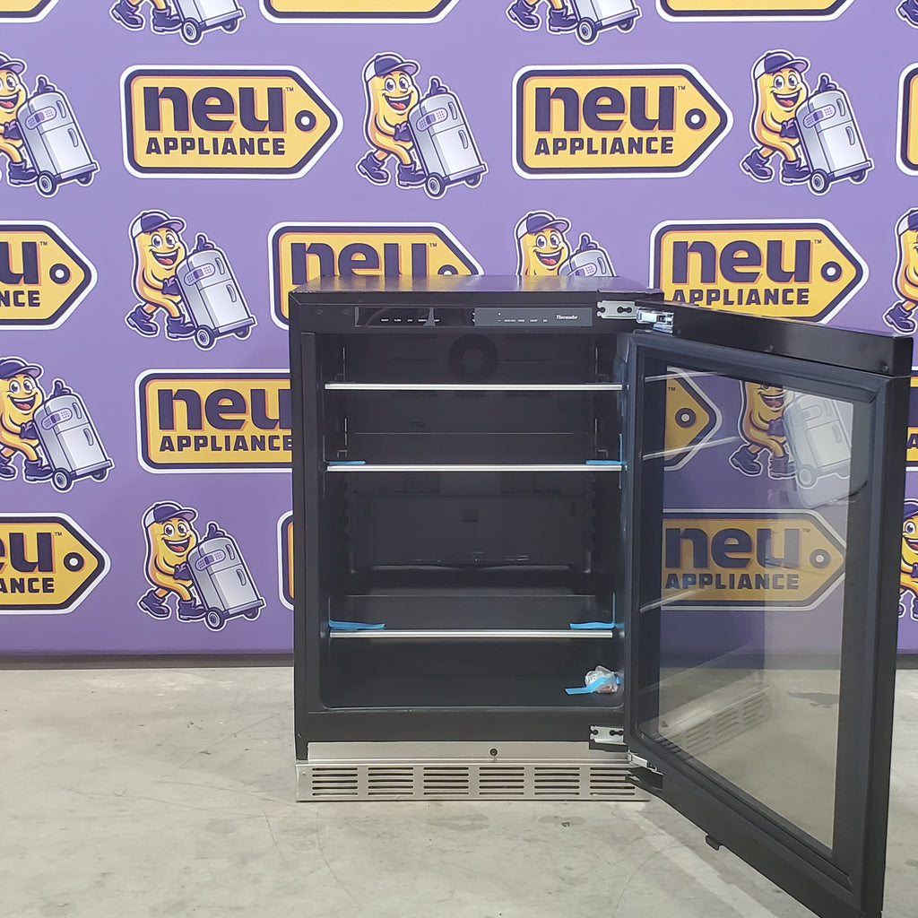 Pictures of Thermador Stainless Steel Under Counter 24 Inch Beverage Refrigerator with Glass Door and Adjustable LED Lighting T24UR915RS - Scratch and Dent (Moderate) - Neu Appliance Outlet - Discount Appliance Outlet in Austin, Tx