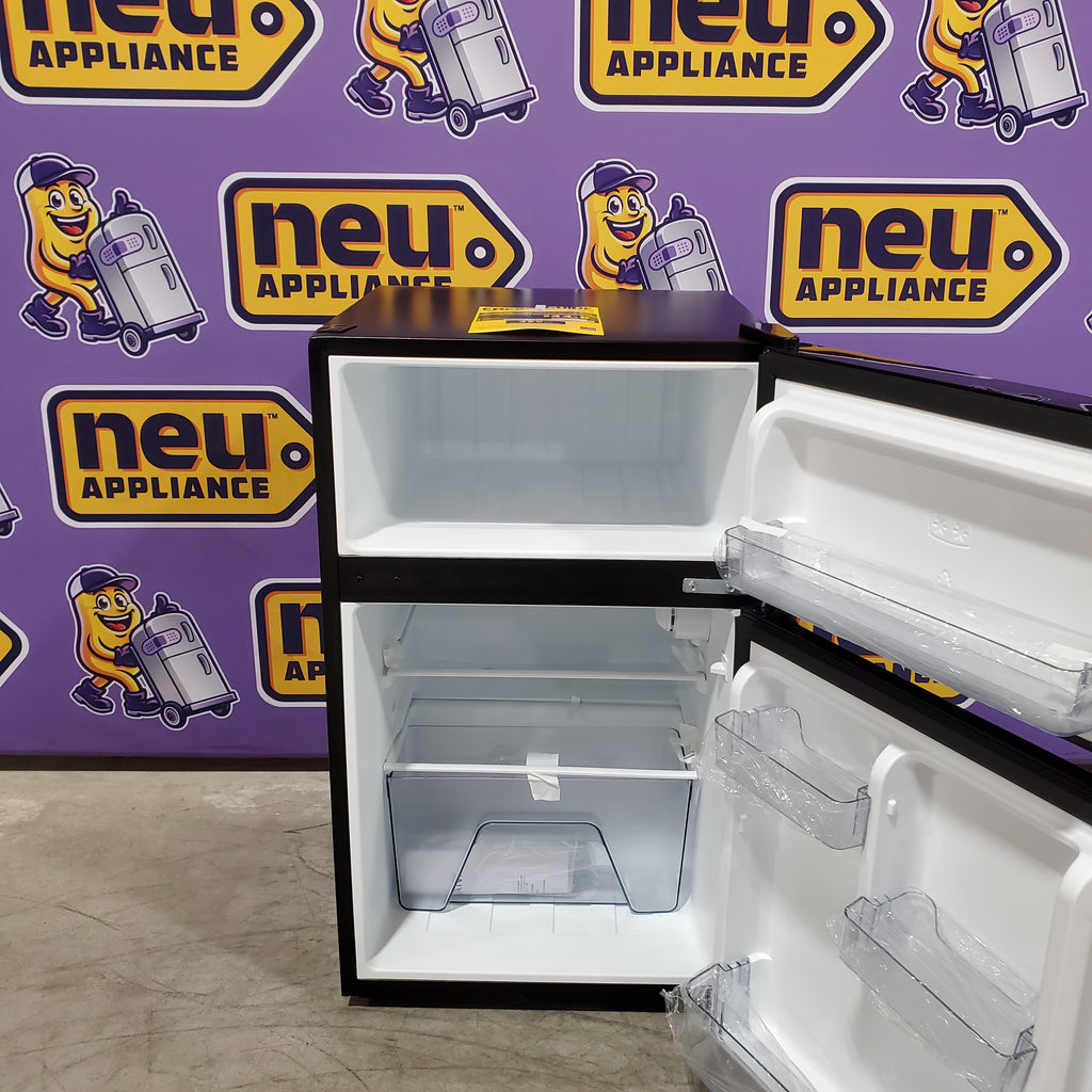 Vissani 3.1 cu. ft. 2-Door Mini Refrigerator in Stainless Steel with Freezer, ENERGY STAR 251311SD919 - HVDR31GSE - Scratch & Dent (Moderate)