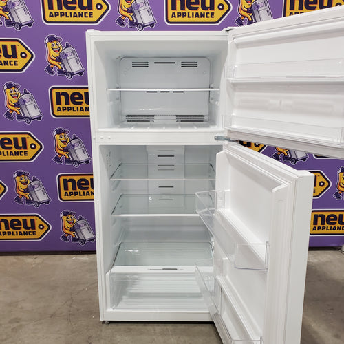 Vissani 14.2 cu. ft. Top Freezer Refrigerator in White, Garage Ready 25136SD637 - MDTF14WH5 - Scratch & Dent (Minor)
