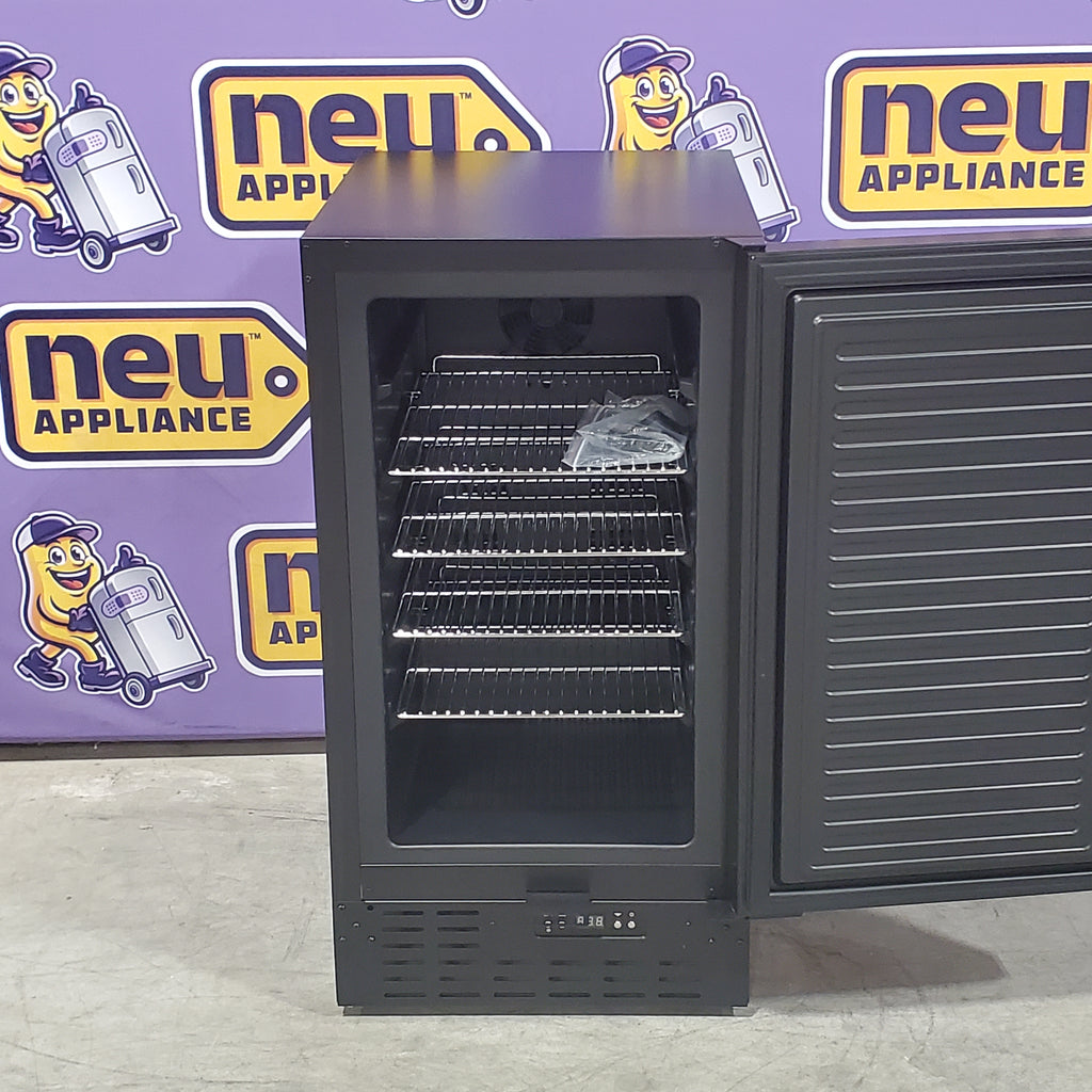 Pictures of Summit 2.7 cu. ft. Frost Free Mini Upright Freezer in Black 25133SD518 - SCFF1842 - Open Box - Neu Appliance Outlet - Discount Appliance Outlet in Austin, Tx