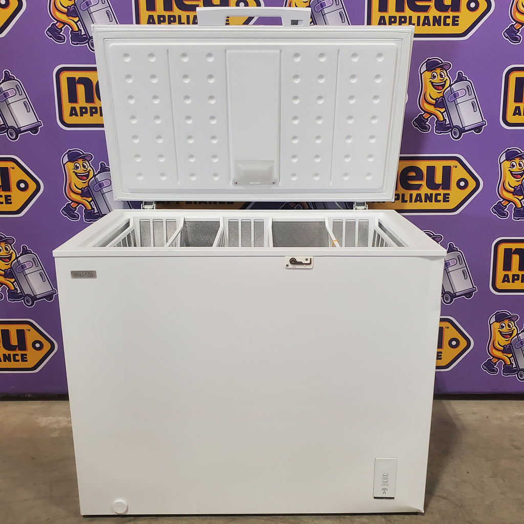 Pictures of Vissani 8.8 cu. ft. Manual Defrost Convertible Garage Ready Chest Freezer in White, Powered by Hubspace SA328 - MDCF9WH - Scratch & Dent (Moderate) - Neu Appliance Outlet - Discount Appliance Outlet in Austin, Tx