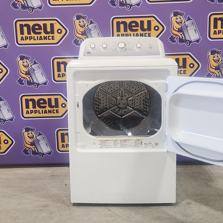 GE® 7.2 cu. ft. Capacity aluminized alloy drum Electric Dryer with Sensor Dry
