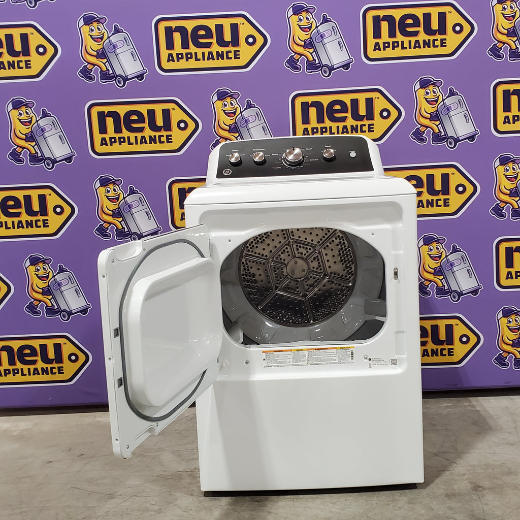 GE 4.5 cu. ft. Capacity Washer with Water Level Control GTW585BSVWS - New in Box and GE 7.2 cu. ft. Capacity Electric Dryer with Up To 120 ft. Venting and Extended Tumble  16043 - GTD48EASWWB - Scratch & Dent (Minor)