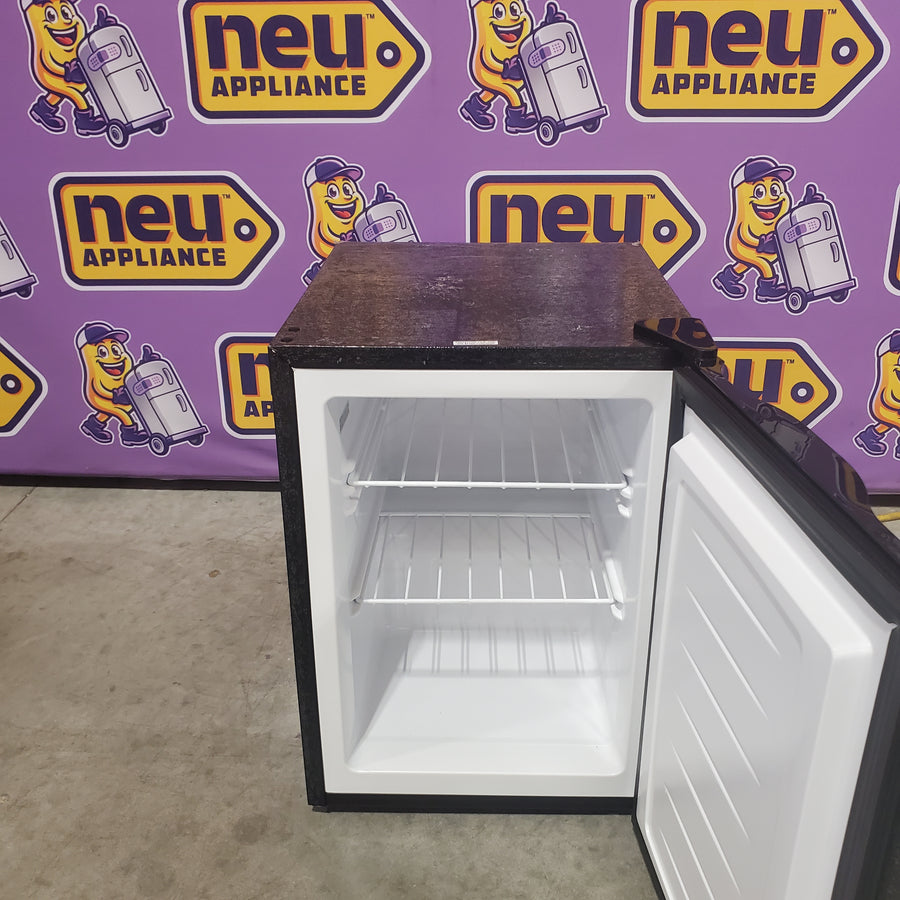 COWSAR 2.1-cu ft Upright Freezer BD-60-E - Scratch & Dent (Minor)