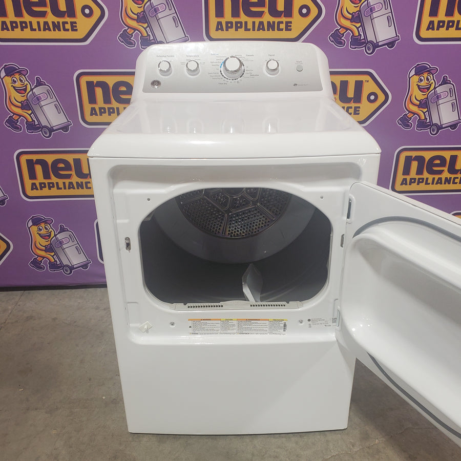 GE High Efficiency Agitator Medium 4.2-cu ft Top-Load Washer in White GTW485ASJWS - Certified Refurbished and GE White Electric 7.2 Cu. Ft. Dryer with Aluminized Alloy Drum 16291 - GTD45EASJWS - Certified Refurbished