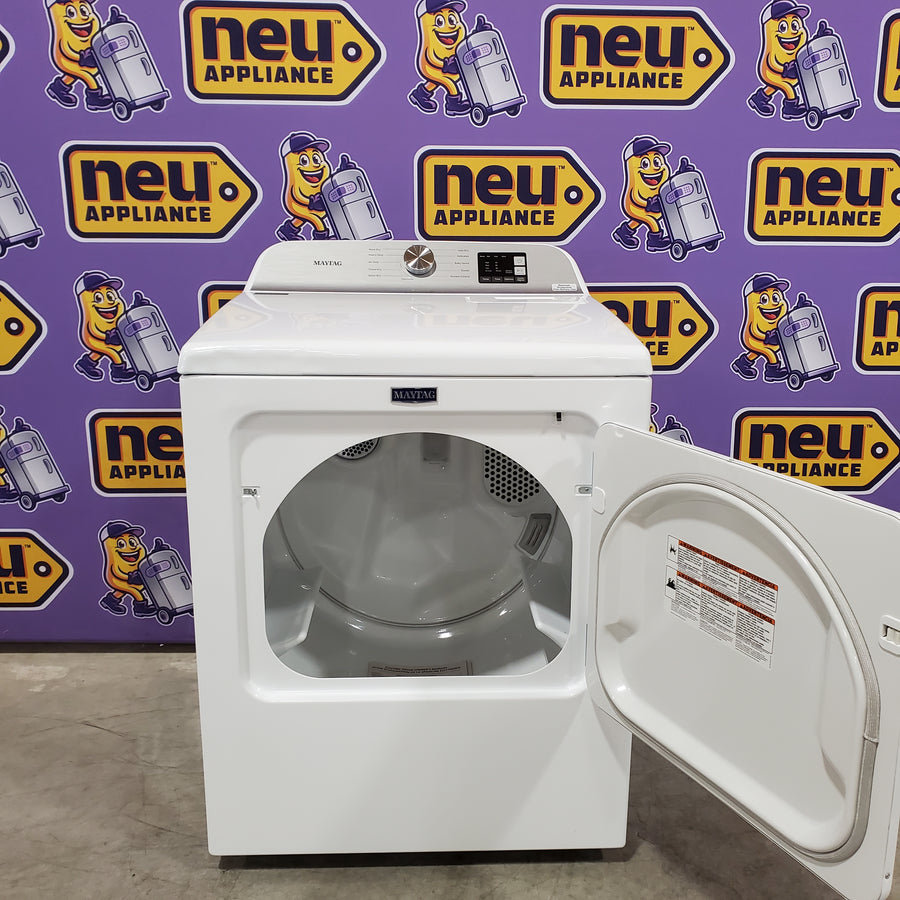 Maytag Top Load 4.8 cu ft Washer with Deep Fill and Slow-Close Glass Lid MVW6200KW - Scratch & Dent (Moderate) and Maytag 7.0 cu ft Electric Dryer with Moisture Sensing and Quick Dry Cycle T8712 - MED6200KW - Scratch & Dent (Moderate)