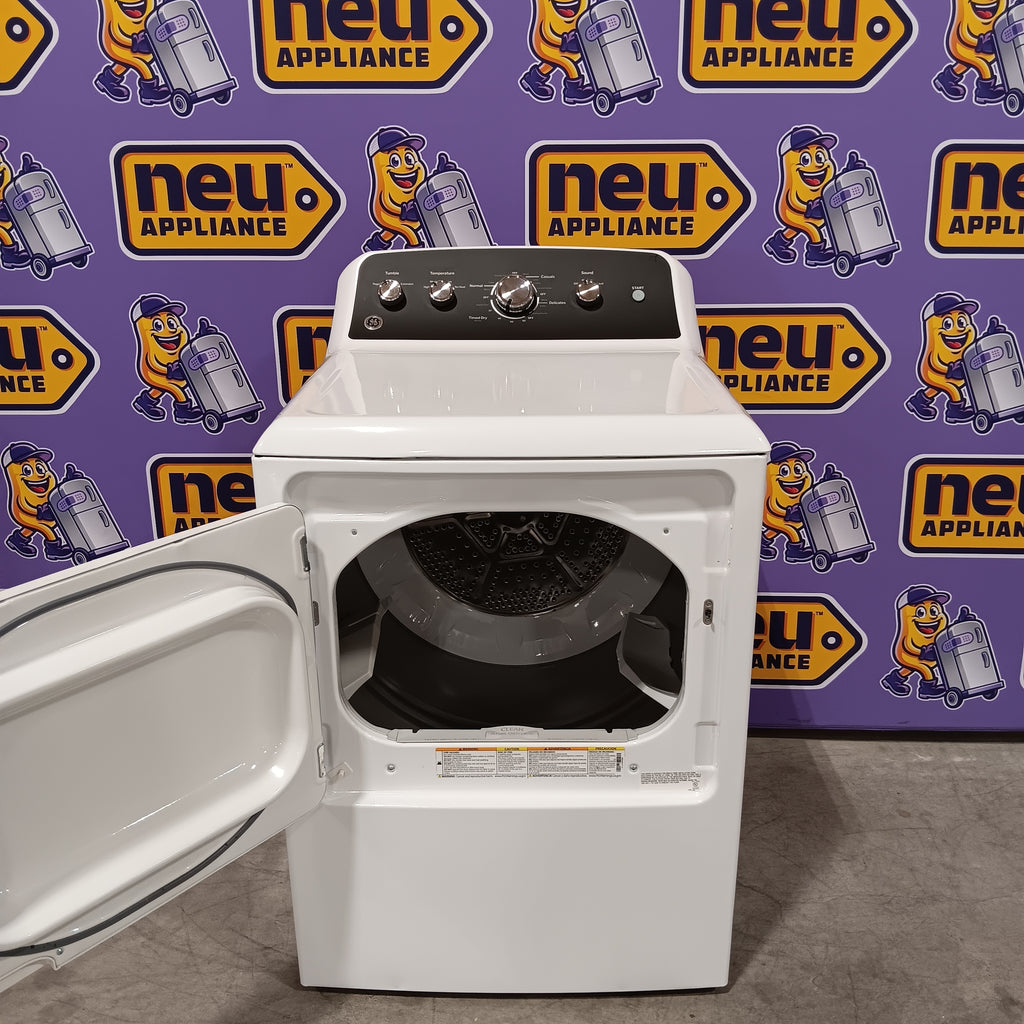 Pictures of GE® 4.5 cu. ft. Capacity Washer with Stainless Steel Basket GTW485ASWWB - New in Box and GE® 7.2 cu. ft. Capacity Gas Dryer with Up To 120 ft. Venting and Extended Tumble 16205 - GTD48GASWWB - Scratch & Dent (Minor) - Neu Appliance Outlet - Discount Appliance Outlet in Austin, Tx