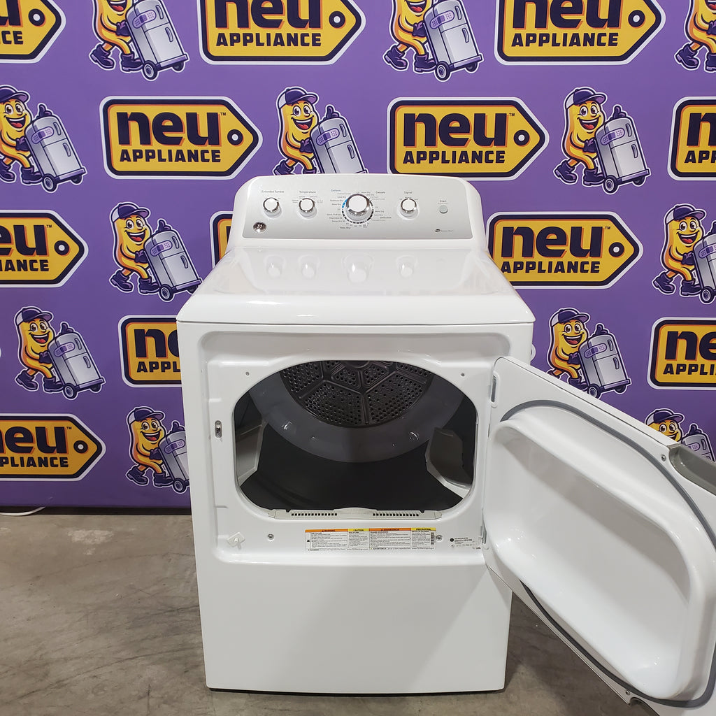 GE 4.5 cu. ft. Capacity Washer with Stainless Steel Basket in White GTW465ASNWW - Certified Refurbished and GE White Electric 7.2 Cu. Ft. Dryer with Aluminized Alloy Drum 16260 - GTD45EASJWS - Certified Refurbished