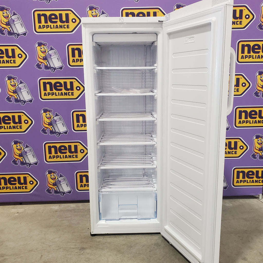 Pictures of Hamilton Beach 11 Cu Ft Upright Freezer in White 25132SD387 - HBFRF0011 - Scratch & Dent (Moderate) - Neu Appliance Outlet - Discount Appliance Outlet in Austin, Tx