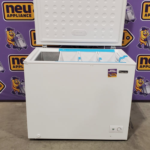 Magic Chef 8.7 cu. ft. Manual Defrost Chest Freezer in White 25SA191 - HMCF9W3 - Scratch & Dent (Minor)