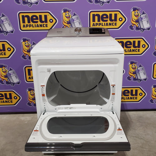 Maytag Pet Pro 7.4-cu ft Vented Electric Dryer with Steam Cycle in White 22132SD119 - MED7205RW - Scratch & Dent (Minor)