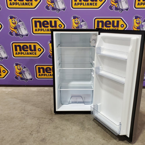 Vissani 3.2 cu. ft. Mini Refrigerator in Stainless Steel, ENERGY STAR 25135SD580 - HVAR32SE - Scratch & Dent (Minor)