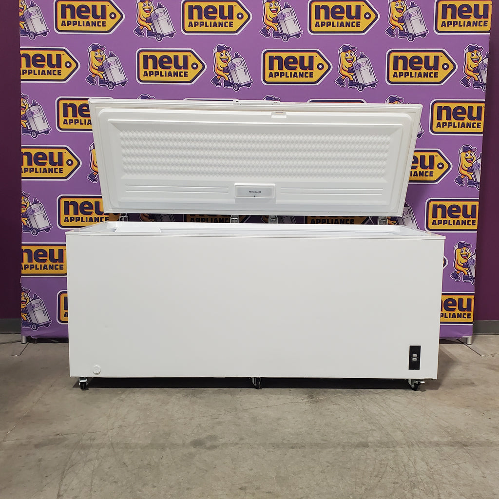 Pictures of Frigidaire 20 Cu. Ft. Garage Ready Chest Freezer in White 20SD047 - FFCL2042AW - Scratch & Dent (Minor) - Neu Appliance Outlet - Discount Appliance Outlet in Austin, Tx