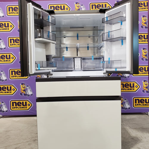 Pictures of Samsung Bespoke 29 cu ft. 4-Door Standard Depth French Door Smart Refrigerator with Beverage Center Auto Fill Pitcher and Dual Ice Maker with Ice Bites™ in White Glass 4SD408 - RF29BB86004MAA - Open Box - Neu Appliance Outlet - Discount Appliance Outlet in Austin, Tx