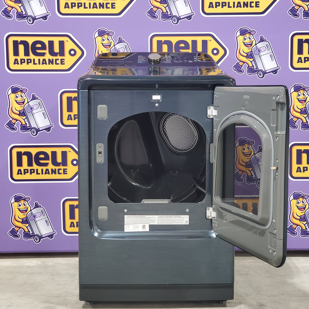 Pictures of Samsung Brushed Black Top Load 5.2 Cu. Ft. Washer with SuperSpeed Wash WA52A5500AV - Certified Refurbished and Samsung Brushed Navy Smart Electric Front Load 7.4 Cu. Ft. Dryer with Steam Sanitize+ DVE54CG7150D - Scratch and Dent (Minor) - Neu Appliance Outlet - Discount Appliance Outlet in Austin, Tx