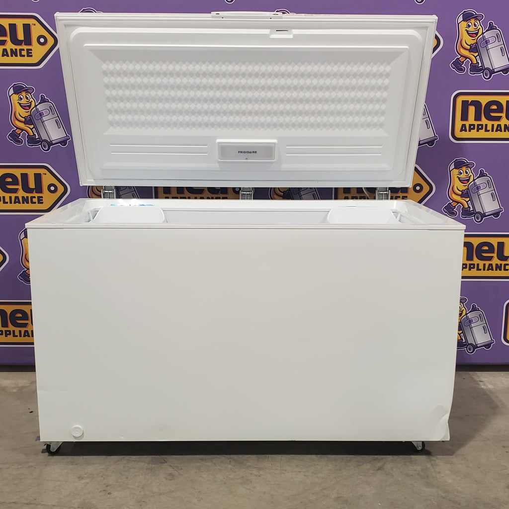 Pictures of Frigidaire 15 Cu. Ft. Garage Ready Chest Freezer 3SD1116 - FFCL1542AW - Scratch & Dent (Moderate) - Neu Appliance Outlet - Discount Appliance Outlet in Austin, Tx