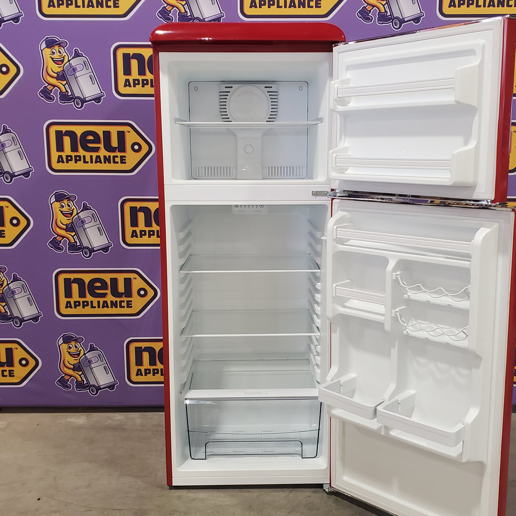 Galanz 22 in. 7.6 cu. ft. Retro Top Freezer Refrigerator, Hot Rod Red, Energy Star 25134SD450 - GLRF76TMRDER2 - Scratch & Dent (Minor)