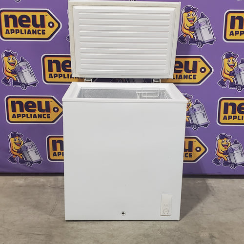 Idylis 5-cu ft Manual Defrost Chest Freezer in White 25132SD456 - IF50CM23NW - Scratch & Dent (Minor)