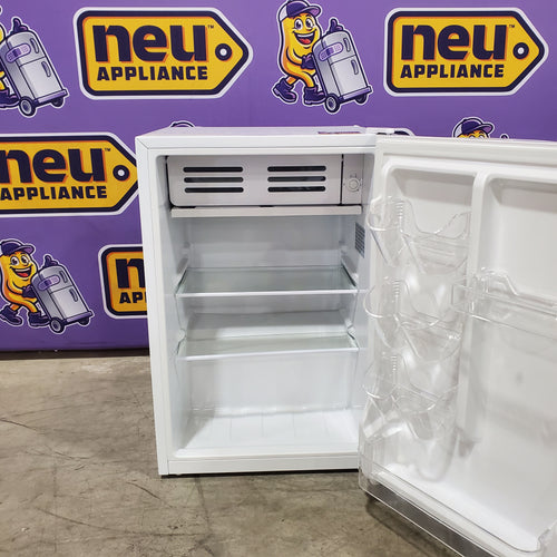 RCA 2.6-cu ft Mini Fridge with Freezer in White 25137SD735 - ACFR283-WHITE-6COM - Scratch & Dent (Minor)