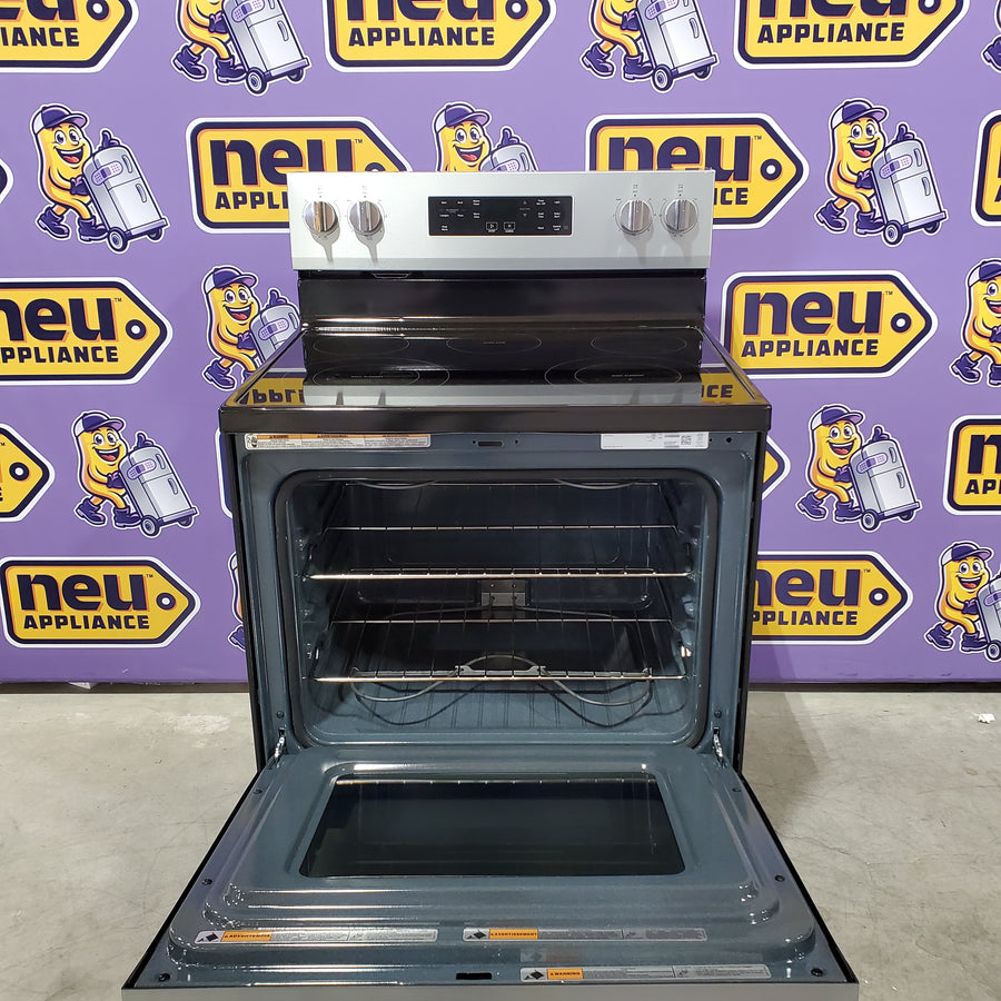 Whirlpool Electric Range with Steam Clean and No Preheat Mode in Fingerprint Resistant Stainless Steel 22133SD174 - WFES3330RZ - Scratch & Dent (Minor)