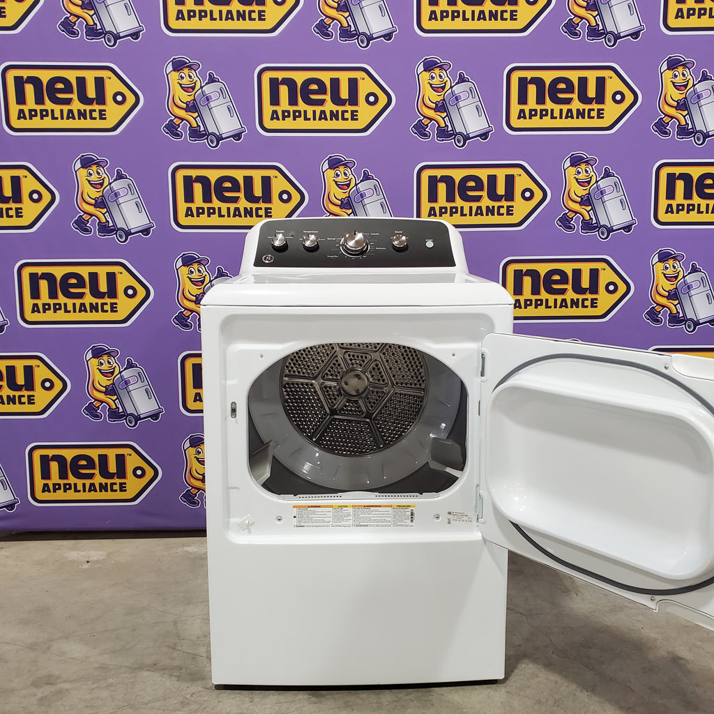GE® 4.5 cu. ft. Capacity Washer with Stainless Steel Basket GTW485ASWWB - Scratch & Dent (Minor) and GE® 7.2 cu. ft. Capacity Electric Dryer with Up To 120 ft. Venting and Extended Tumble 16137 - GTD48EASWWB - Scratch & Dent (Minor)