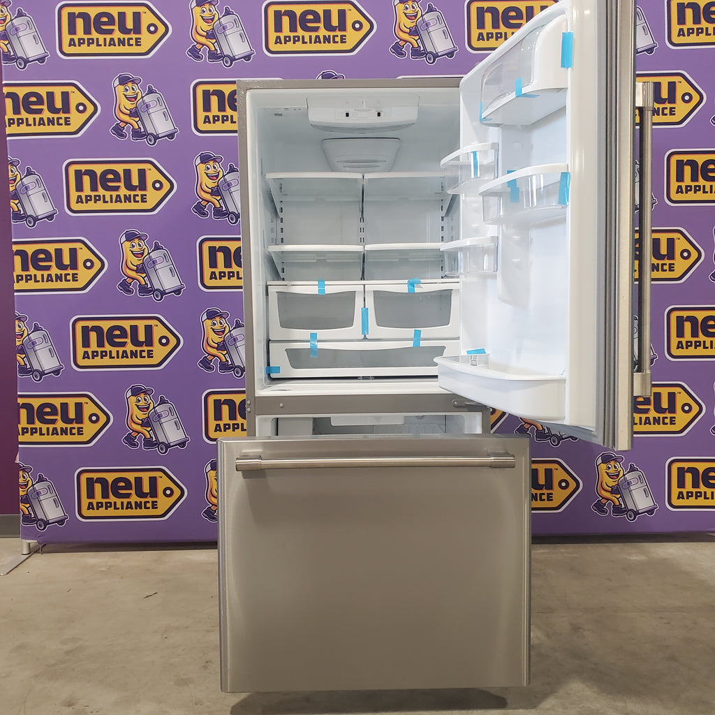 Pictures of Maytag Fingerprint Resistant Stainless Steel 19 Cu. Ft. Bottom Mount Refrigerator with FreshLock Crispers and BrightSeries LED Lighting MBF1958FEZ - Certified Refurbished - Neu Appliance Outlet - Discount Appliance Outlet in Austin, Tx