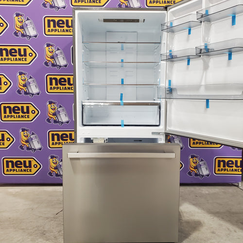 Hisense 33" Wide Counter Depth ENERGY STAR 17.2-cu ft Bottom-Freezer Refrigerator with Ice Maker in Fingerprint Resistant Stainless Steel 3SD737 - HRB171N6BSE - Scratch & Dent (Minor)