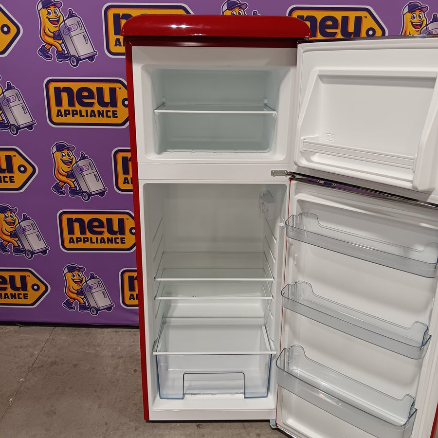 Galanz 22 in. 7.6 cu. ft. Retro Top Freezer Refrigerator, Hot Rod Red, Energy Star 25139SD812 - GLRF76TMRDER2 - Scratch & Dent (Moderate)
