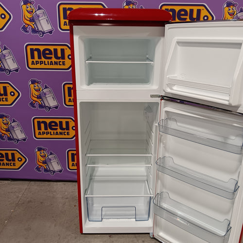 Galanz 22 in. 7.6 cu. ft. Retro Top Freezer Refrigerator, Hot Rod Red, Energy Star 25139SD812 - GLRF76TMRDER2 - Scratch & Dent (Moderate)