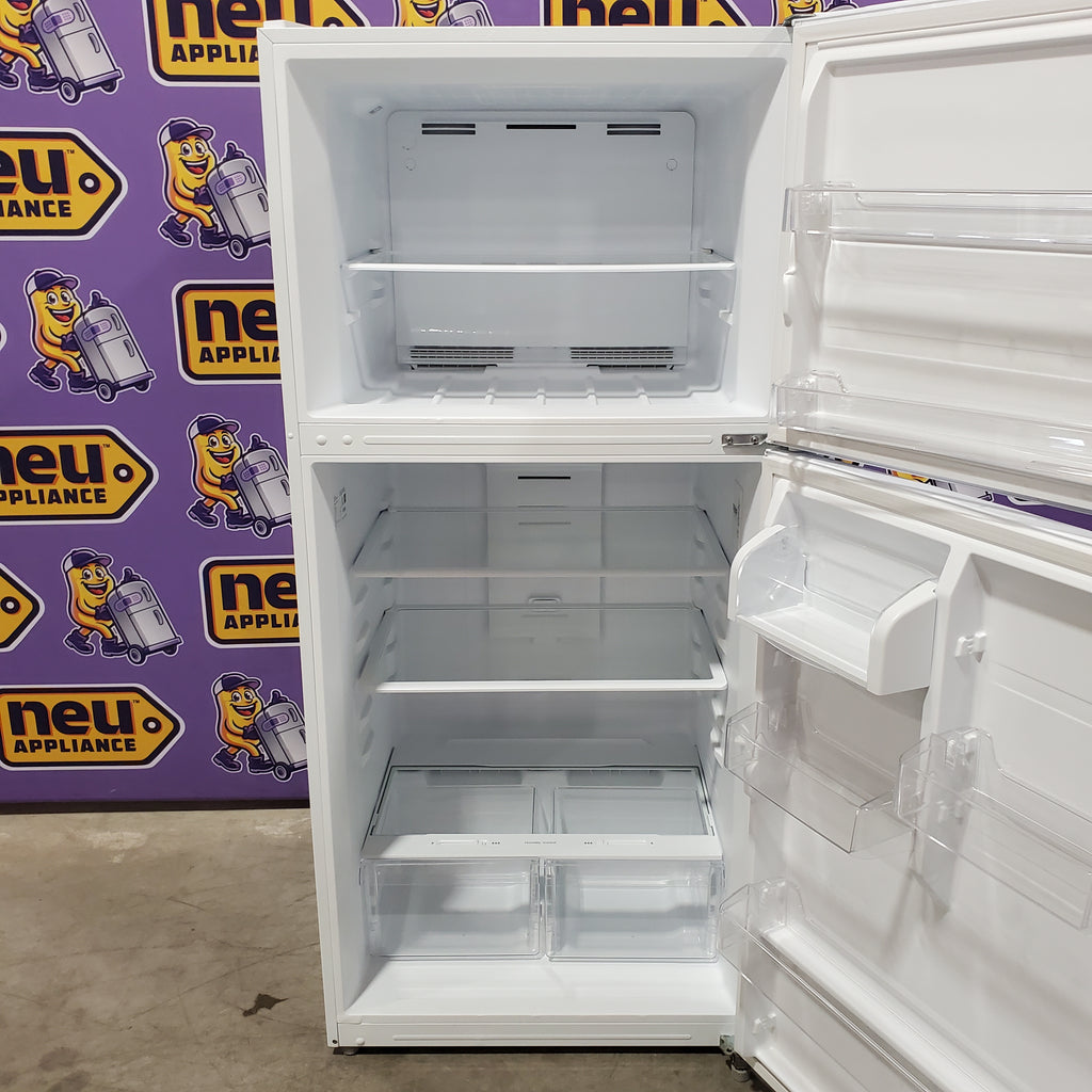 Vissani 18.1 cu. ft. Top Freezer Refrigerator with Adjustable Glass Shelving in White, Garage Ready 251310SD901 - MDTF18WHR5 - Scratch & Dent (Moderate)