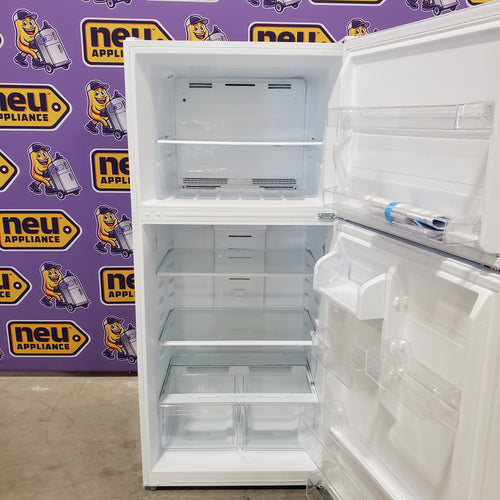Pictures of Vissani 18.1 cu. ft. Top Freezer Refrigerator with Adjustable Glass Shelving in White, Garage Ready 25137SD702 - MDTF18WHR5 - Scratch & Dent (Major) - Neu Appliance Outlet - Discount Appliance Outlet in Austin, Tx