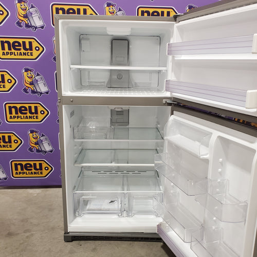 Pictures of Whirlpool 21.3-cu ft Top-Freezer Refrigerator Monochromatic Stainless Steel 7SD683 - WRT511SZDM - Scratch and Dent (Minor) - Neu Appliance Outlet - Discount Appliance Outlet in Austin, Tx