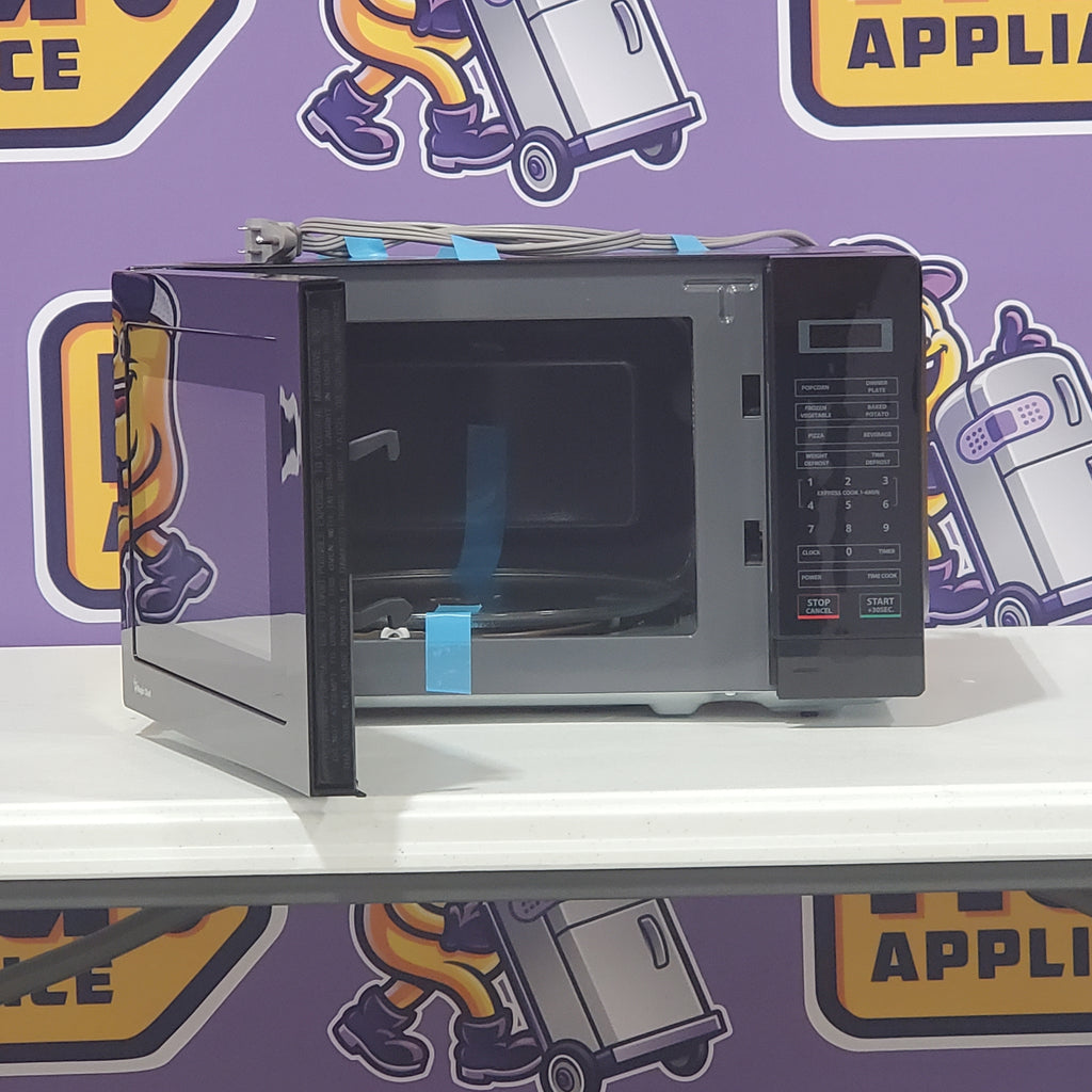 Pictures of Magic Chef 0.7 cu. ft. 700-Watt Countertop Microwave in Black HMM770B2 - Open Box - Neu Appliance Outlet - Discount Appliance Outlet in Austin, Tx