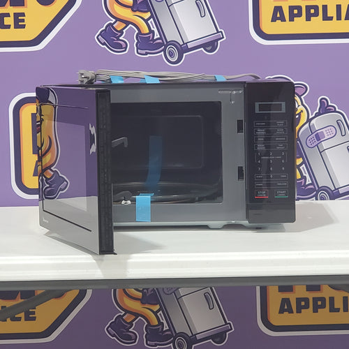 Pictures of Magic Chef 0.7 cu. ft. 700-Watt Countertop Microwave in Black HMM770B2 - Open Box - Neu Appliance Outlet - Discount Appliance Outlet in Austin, Tx