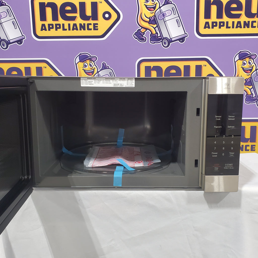 LG 2.0 cu. ft. NeoChef™ Countertop Microwave with Smart Inverter and EasyClean® 17SD219 - LMC2075ST - Scratch & Dent (Minor)