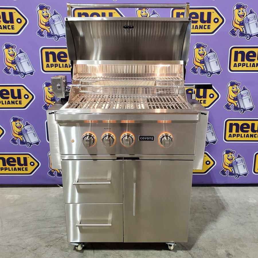 Coyote 30 Inch Freestanding Grill with 2 Infinity Burners™, RapidSear™ Infrared Burner, 700 sq. in. Cooking Surface, Rotisserie and Smoker Box C2SL30NG-FS - Scratch & Dent (Minor)