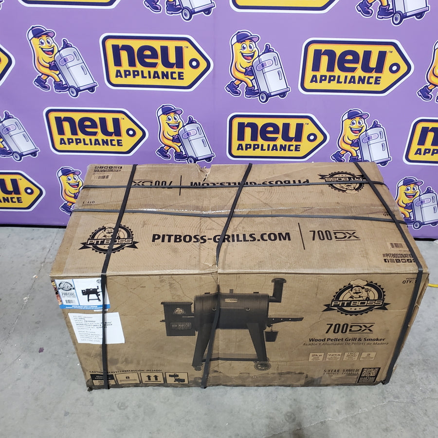 Pit Boss 700 DX Series 740-Sq. in Black Pellet Grill PB700DX - Open Box