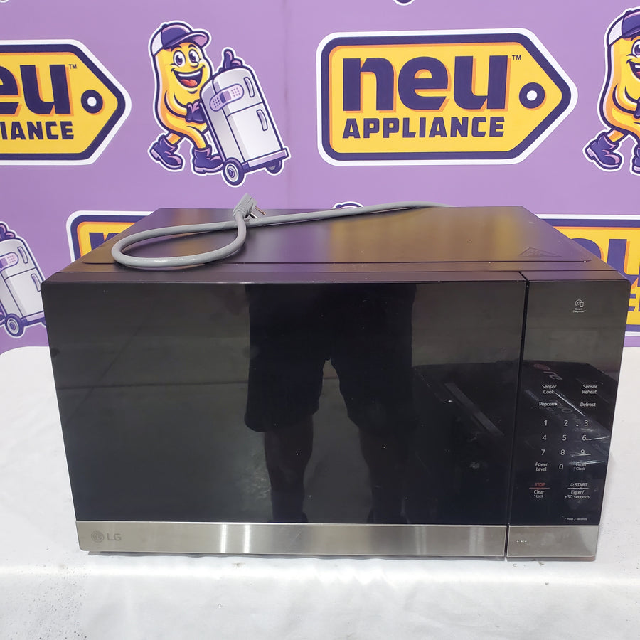 LG 1.5 cu. ft. NeoChef™ Countertop Microwave with Smart Inverter and Sensor Cooking MSER1590S - Open Box