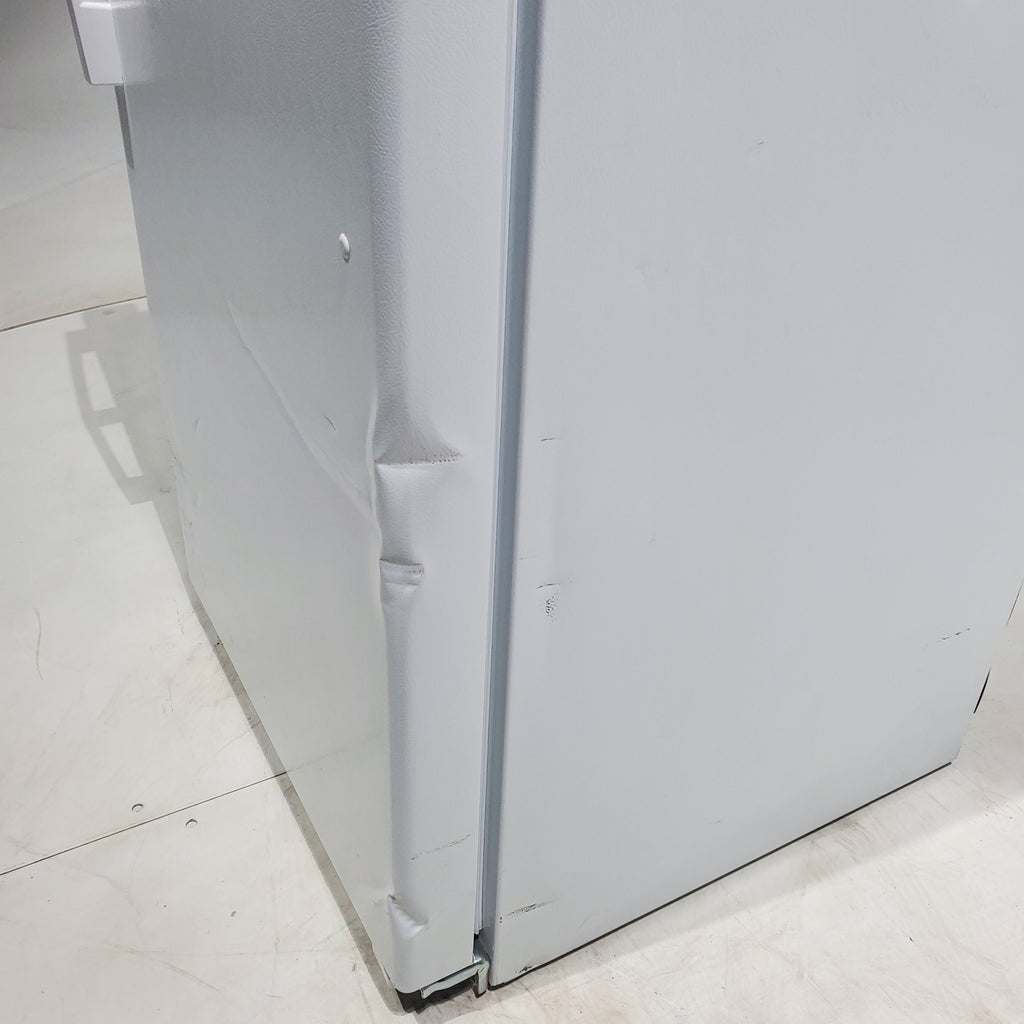 Pictures of White GE 16.6 Top Freezer Refrigerator with Reversible Hinges - Scratch & Dent - Moderate - Neu Appliance Outlet - Discount Appliance Outlet in Austin, Tx