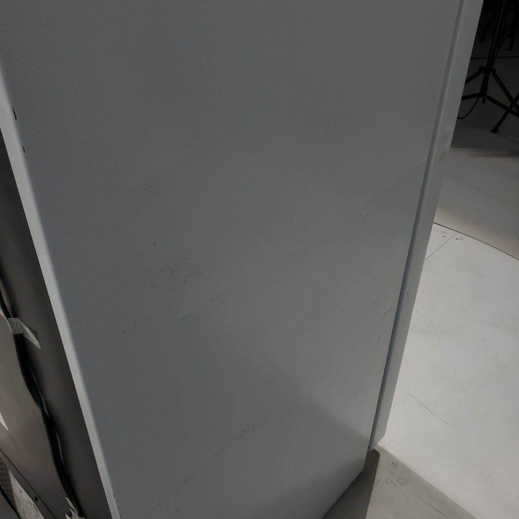 Pictures of White GE 16.6 Top Freezer Refrigerator with Reversible Hinges - Scratch & Dent - Moderate - Neu Appliance Outlet - Discount Appliance Outlet in Austin, Tx