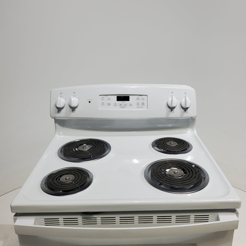 Pictures of White GE 5.0 cu. ft. Freestanding 4 Heating Element Electric Range with Dual Element Baking - Scratch & Dent - Minor - Neu Appliance Outlet - Discount Appliance Outlet in Austin, Tx