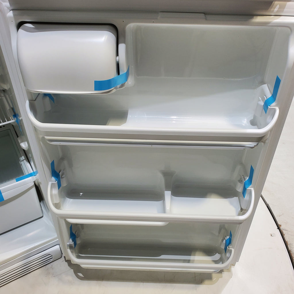 Pictures of White Kenmore 13.9 cu. ft. Top Freezer Refrigerator with Reversible Hinges - Certified Refurbished - Neu Appliance Outlet - Discount Appliance Outlet in Austin, Tx