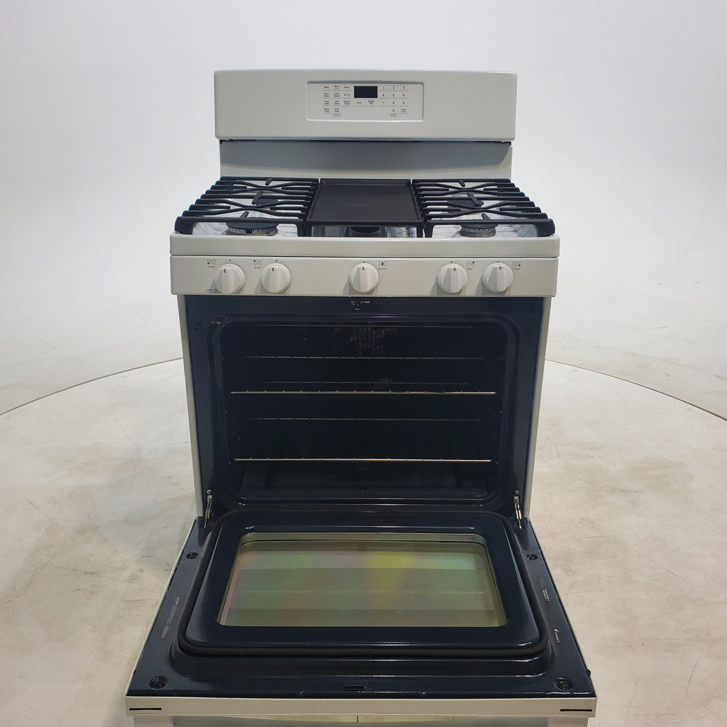 Pictures of White GE 5.0 cu. ft. 5 Burner Freestanding Gas Range with No Preheat Air Fry - Scratch & Dent - Minor - Neu Appliance Outlet - Discount Appliance Outlet in Austin, Tx