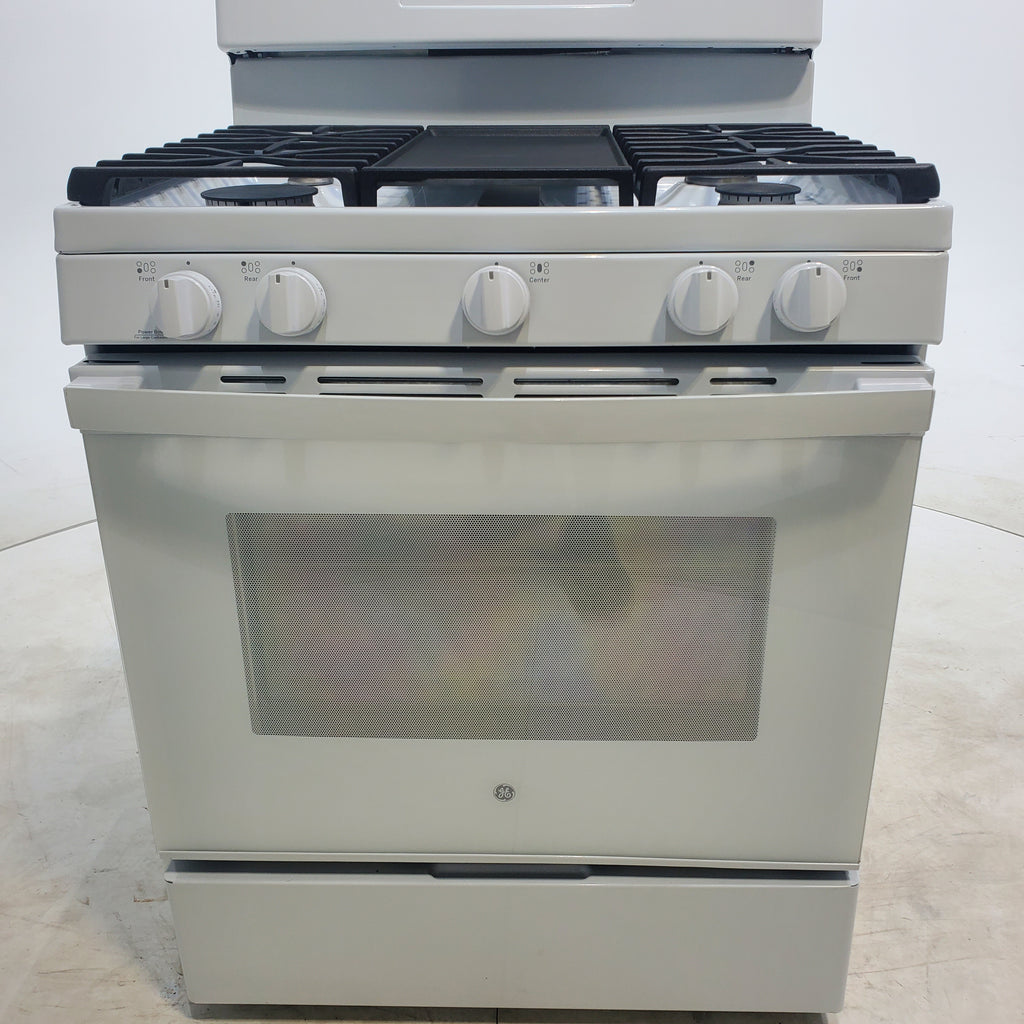 Pictures of White GE 5.0 cu. ft. 5 Burner Freestanding Gas Range with No Preheat Air Fry - Scratch & Dent - Minor - Neu Appliance Outlet - Discount Appliance Outlet in Austin, Tx