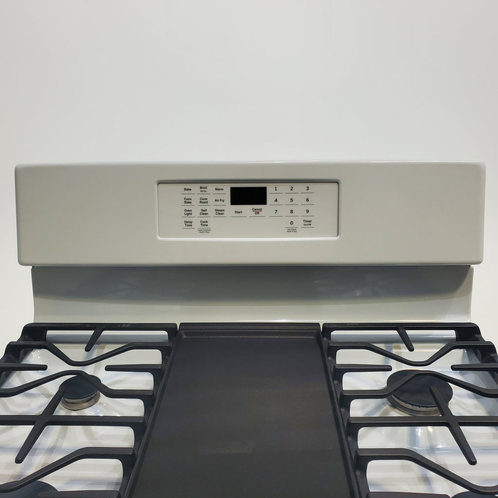 Pictures of White GE 5.0 cu. ft. 5 Burner Freestanding Gas Range with No Preheat Air Fry - Scratch & Dent - Minor - Neu Appliance Outlet - Discount Appliance Outlet in Austin, Tx