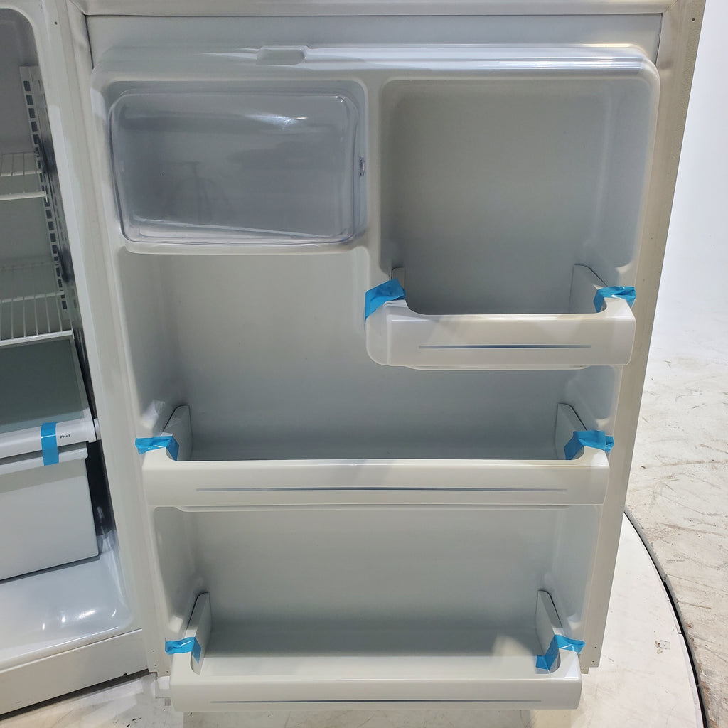 Pictures of White GE 18 cu. ft. Top Freezer Refrigerator with Reversible Hinges - Certified Refurbished - Neu Appliance Outlet - Discount Appliance Outlet in Austin, Tx