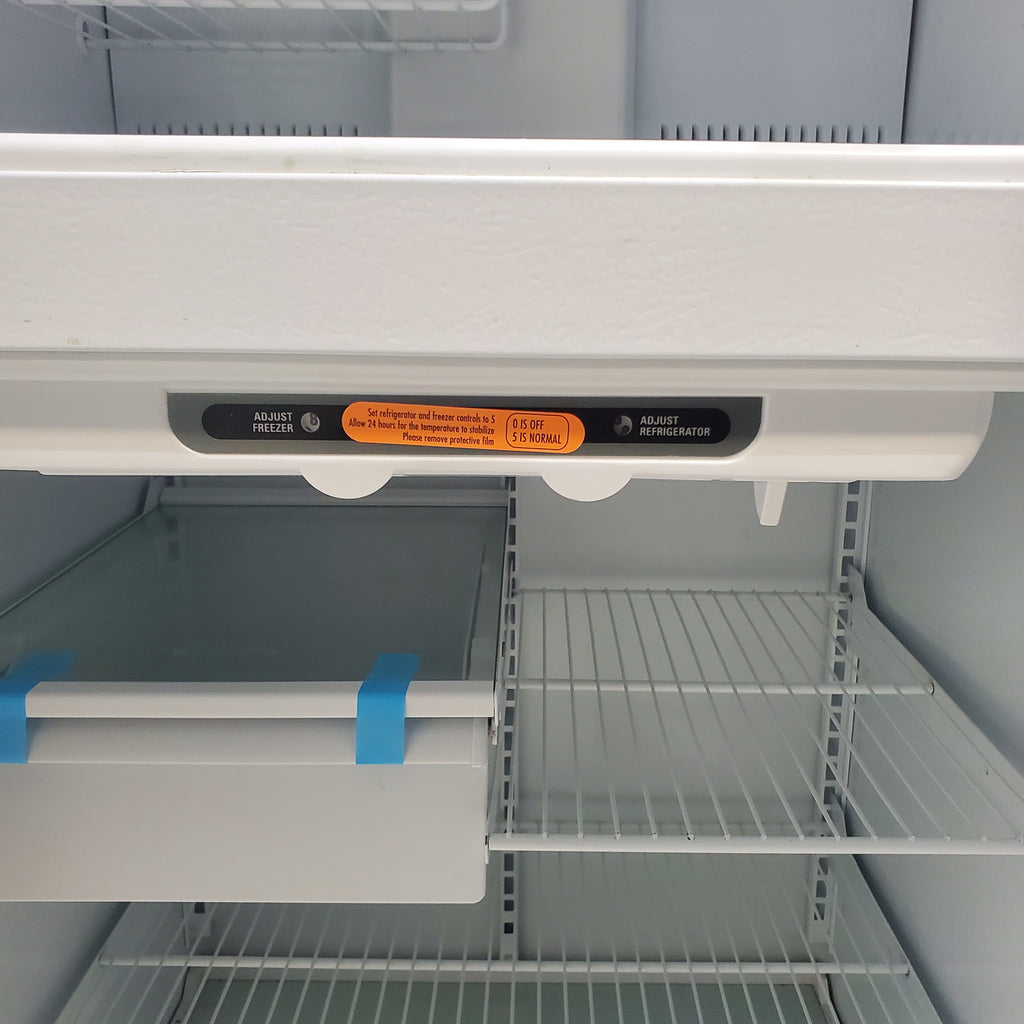 Pictures of White GE 18 cu. ft. Top Freezer Refrigerator with Reversible Hinges - Certified Refurbished - Neu Appliance Outlet - Discount Appliance Outlet in Austin, Tx