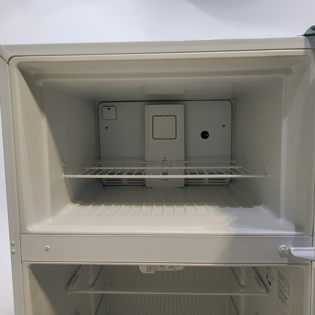 Pictures of White Frigidaire 18 cu ft. Top Freezer Refrigerator with Ready Select Controls - Certified Refurbished - Neu Appliance Outlet - Discount Appliance Outlet in Austin, Tx