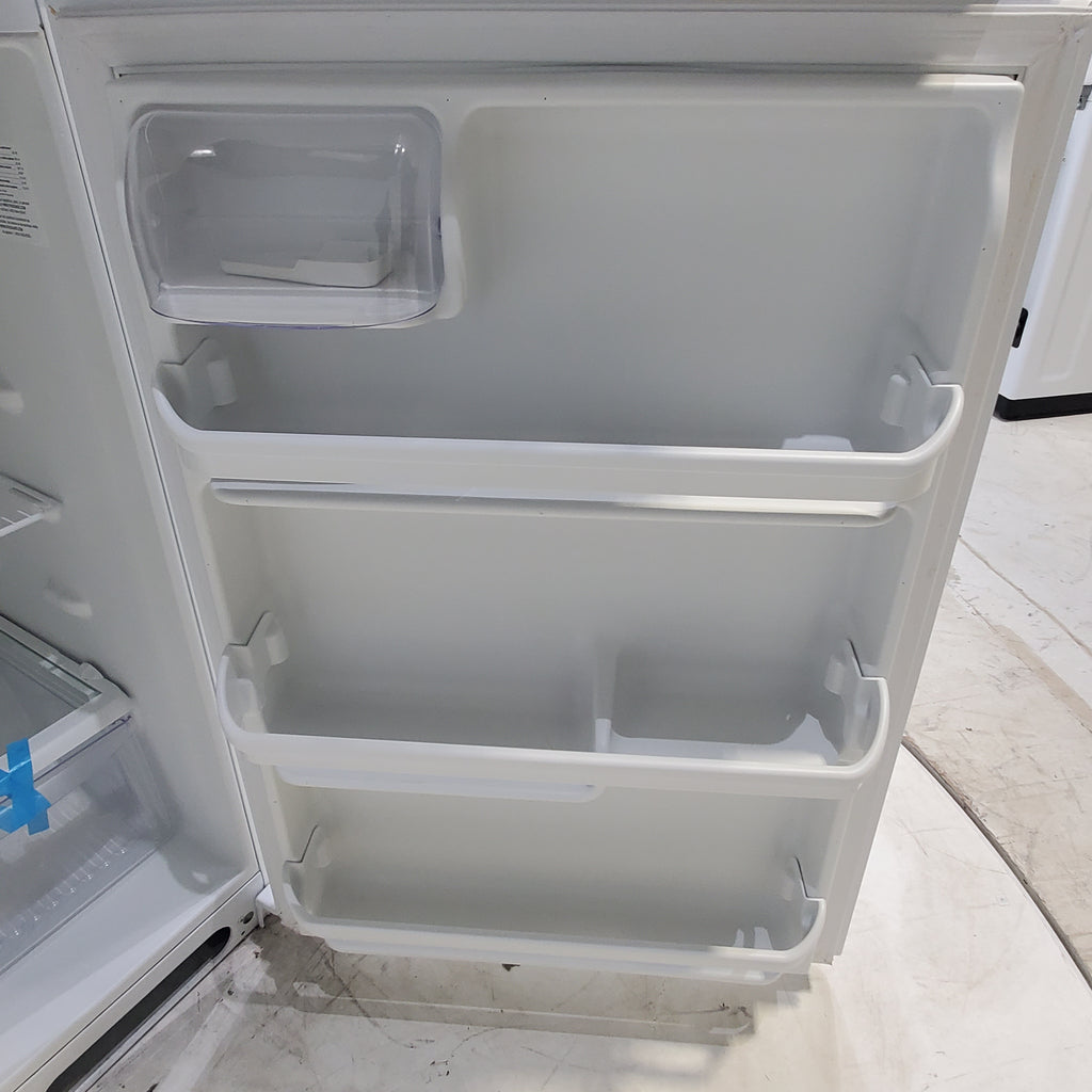 Pictures of White Frigidaire 18 cu ft. Top Freezer Refrigerator with Ready Select Controls - Certified Refurbished - Neu Appliance Outlet - Discount Appliance Outlet in Austin, Tx