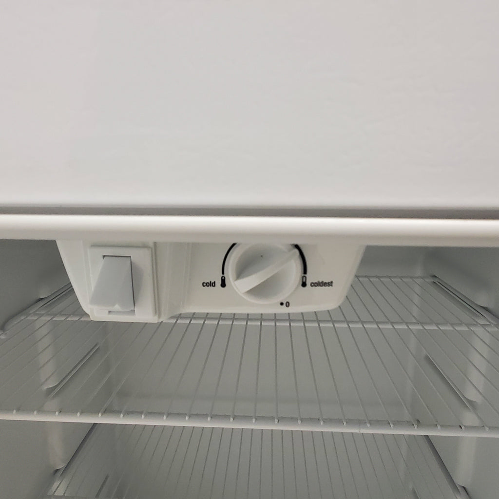 Pictures of White Frigidaire 18 cu ft. Top Freezer Refrigerator with Ready Select Controls - Certified Refurbished - Neu Appliance Outlet - Discount Appliance Outlet in Austin, Tx